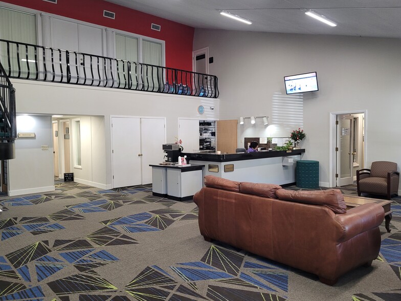 2431 Aloma Ave, Winter Park, FL for lease - Lobby - Image 3 of 8