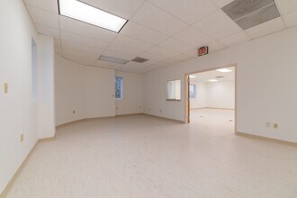 100 Brevco Plz, Lake Saint Louis, MO for lease Interior Photo- Image 2 of 7