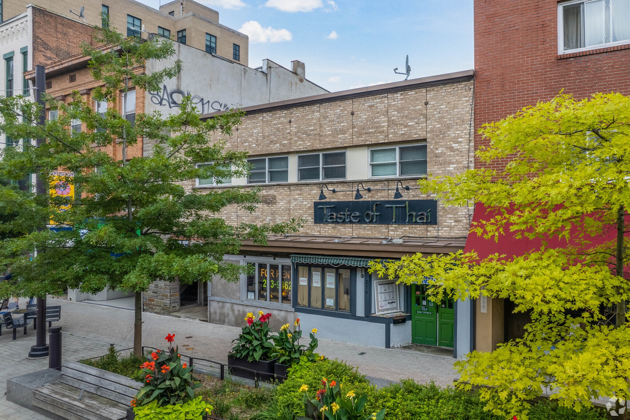 214 E State St, Ithaca, NY à louer Photo principale- Image 1 de 4