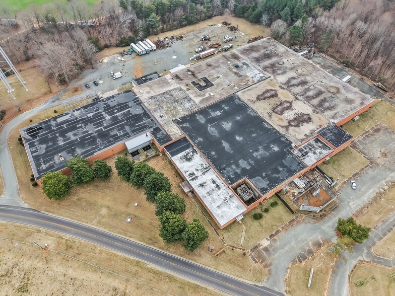 1000 E Butler Ave, Liberty, NC for sale - Building Photo - Image 3 of 48