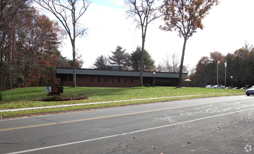 40 Darling Dr, Avon, CT for lease - Building Photo - Image 3 of 3