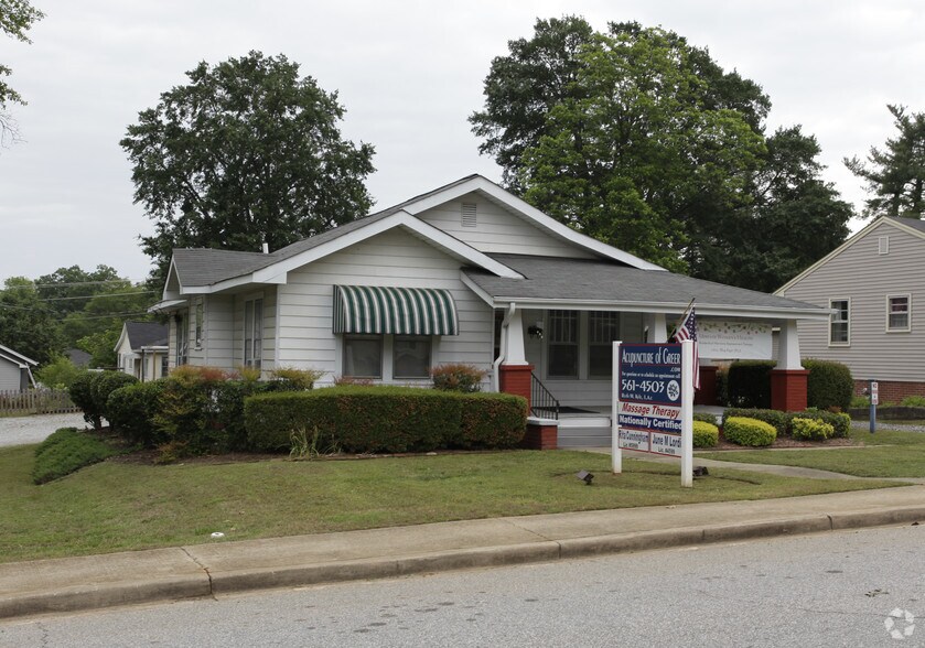 106 Memorial Dr, Greer, SC à louer - Photo du bâtiment - Image 2 de 14
