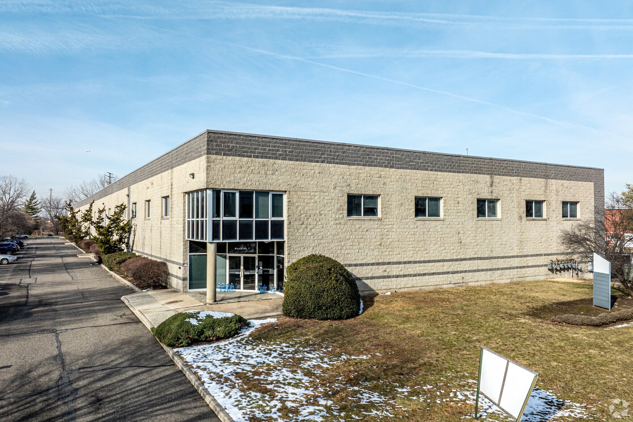 701 Penhorn Ave, Secaucus, NJ à louer Photo du bâtiment- Image 1 de 7