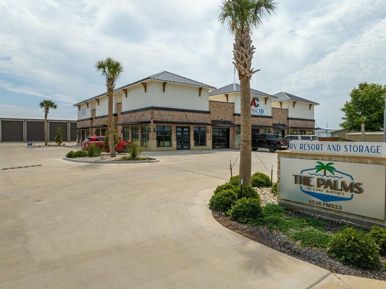 5536 FM 933 #101, Whitney, TX à louer - Photo principale - Image 1 de 23