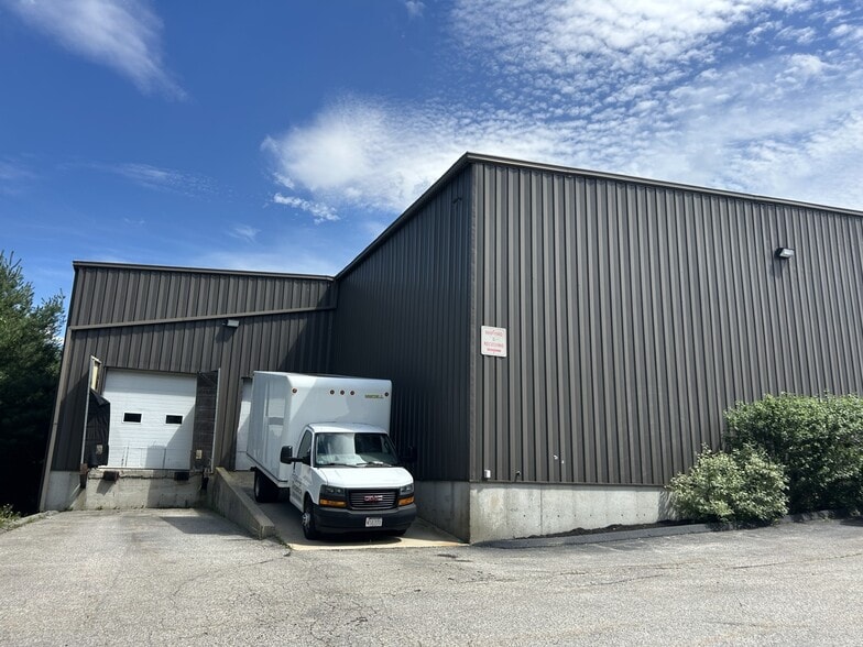 950 Chestnut St, Franklin, MA for sale - Building Photo - Image 2 of 9