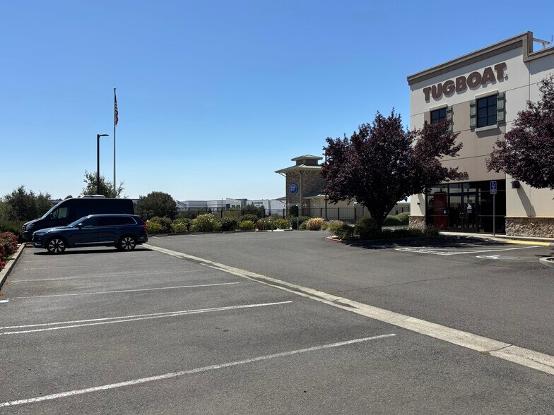 390-398 Devlin Rd, Napa, CA à louer - Photo du bâtiment - Image 3 de 3