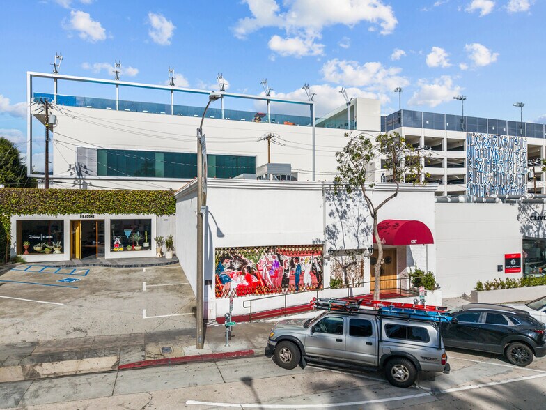 8747 Melrose Ave, West Hollywood, CA à louer - Photo du bâtiment - Image 2 de 11