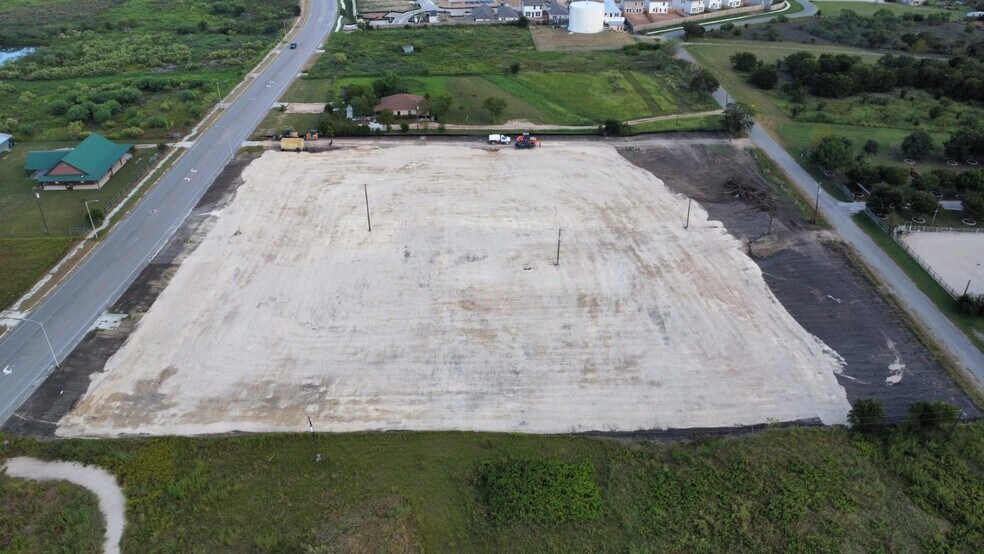 2854 Rattler Road, San Marcos, TX à louer - Photo du bâtiment - Image 3 de 11