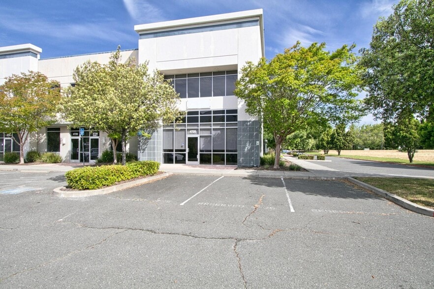 4725 Mangels Blvd, Fairfield, CA for lease - Building Photo - Image 2 of 14