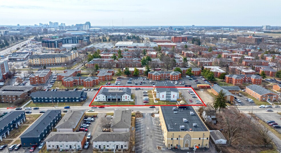 557 Riverview Dr, Columbus, OH à vendre - Photo du bâtiment - Image 2 de 3