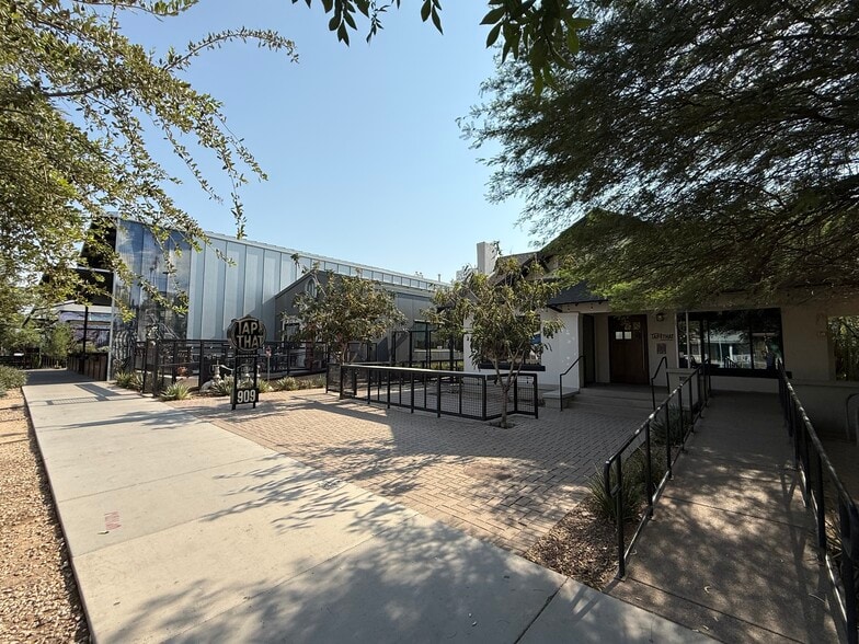 909 N 5th St, Phoenix, AZ à louer - Photo du bâtiment - Image 2 de 7
