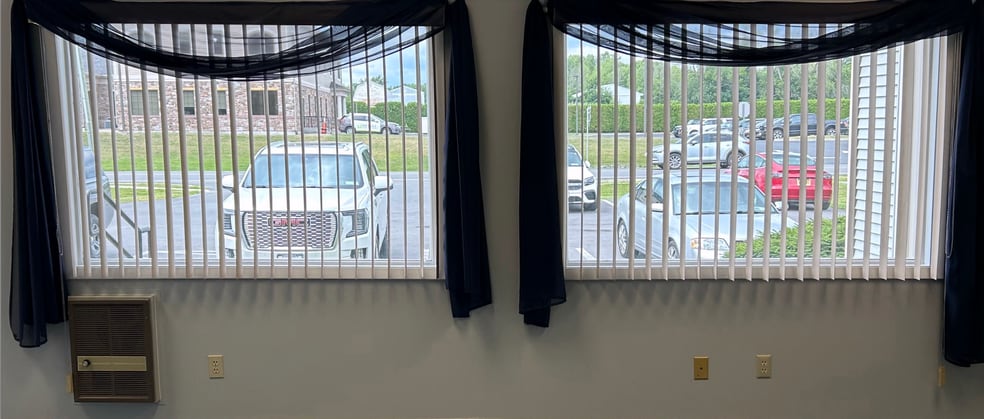 12 Ampersand Dr, Plattsburgh, NY for lease - Building Photo - Image 3 of 7