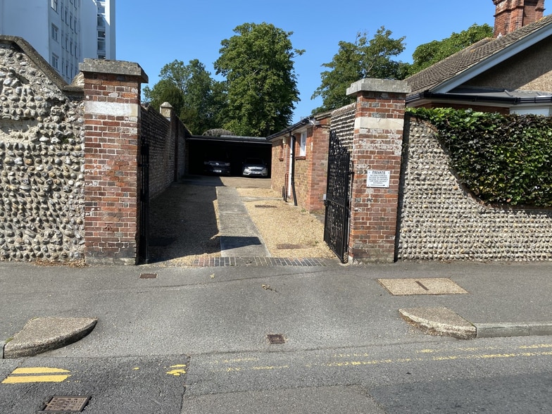 29 Compton Place Rd, Eastbourne for lease - Building Photo - Image 2 of 16