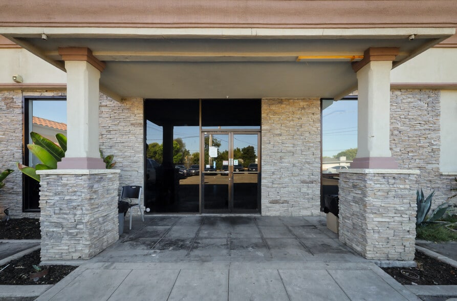 3509 Union Ave, Bakersfield, CA for sale - Building Photo - Image 1 of 11