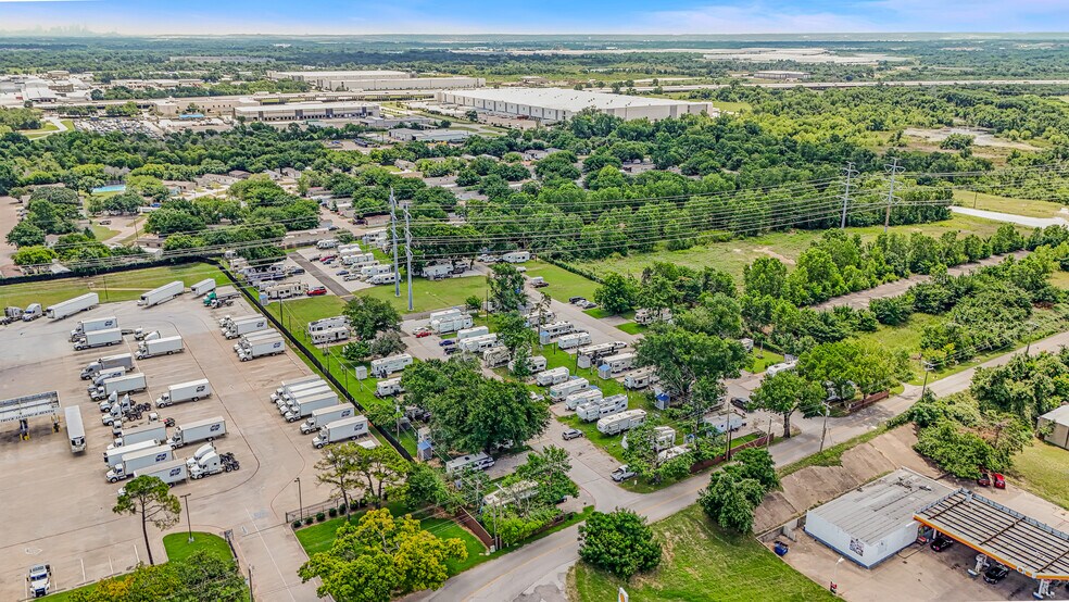 2905 Oakdale rd, Grand Prairie, TX à vendre - Photo du bâtiment - Image 3 de 6
