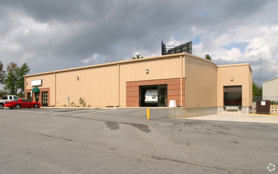 516 Teague St, Greensboro, NC for lease - Building Photo - Image 2 of 4