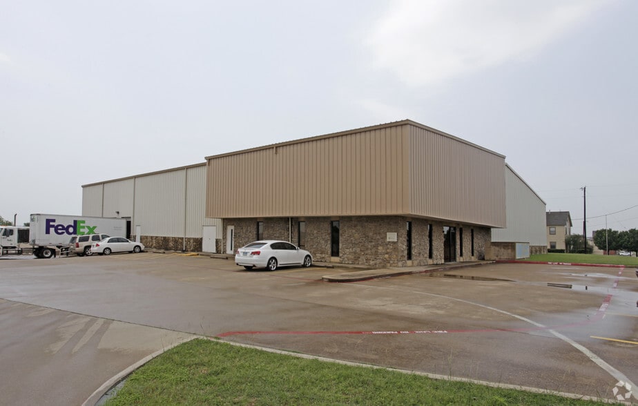 6642 Baker Blvd, Fort Worth, TX à louer - Photo principale - Image 1 de 3