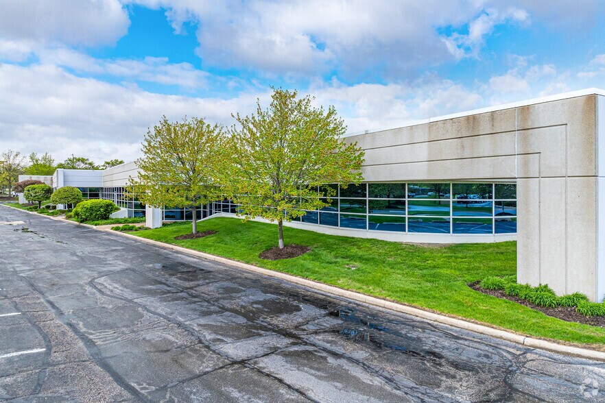 1551 Bond St, Naperville, IL à vendre - Photo du bâtiment - Image 2 de 5