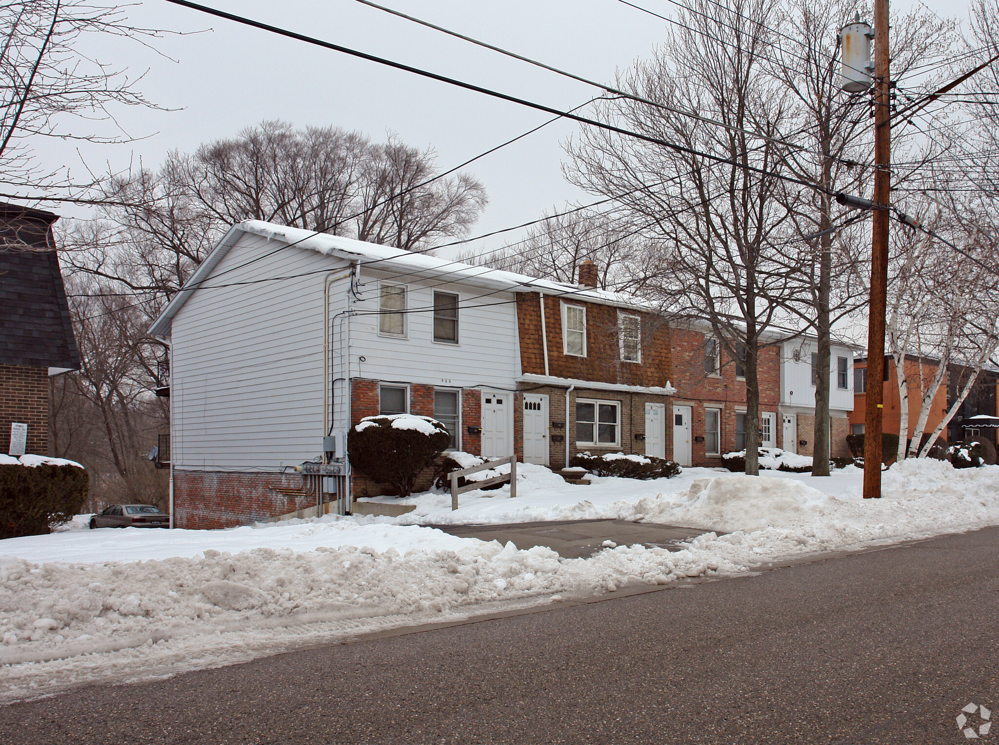 500 Zahn Dr, Akron, OH for sale Primary Photo- Image 1 of 3