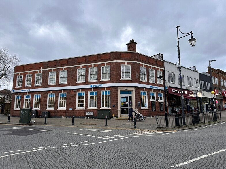 130 George Ln, Londres à louer - Photo principale - Image 1 de 6