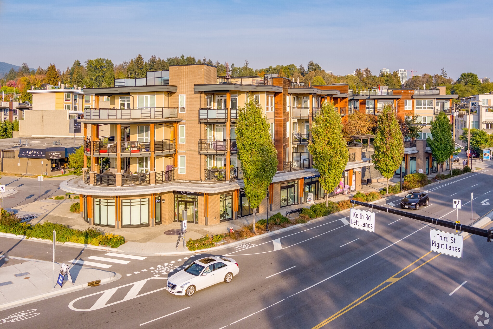 730-748 Marine Dr, North Vancouver, BC for sale Primary Photo- Image 1 of 1