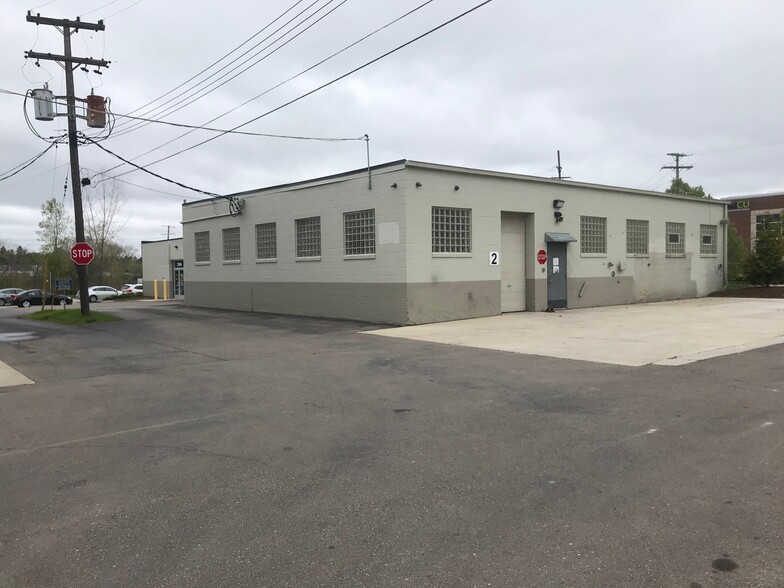 25806 Novi Rd, Novi, MI for sale - Building Photo - Image 3 of 6