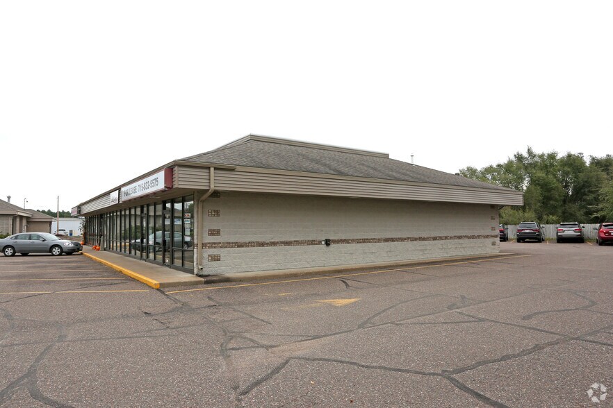 697 E Main St, Mondovi, WI à louer - Photo du bâtiment - Image 3 de 4