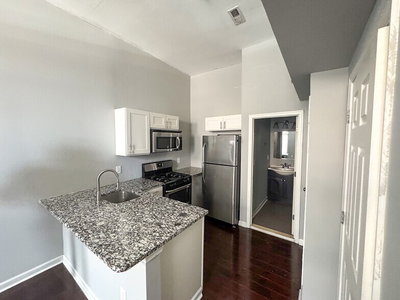 1703-1705 Saint Paul St, Baltimore, MD à vendre - Photo du bâtiment - Image 2 de 11