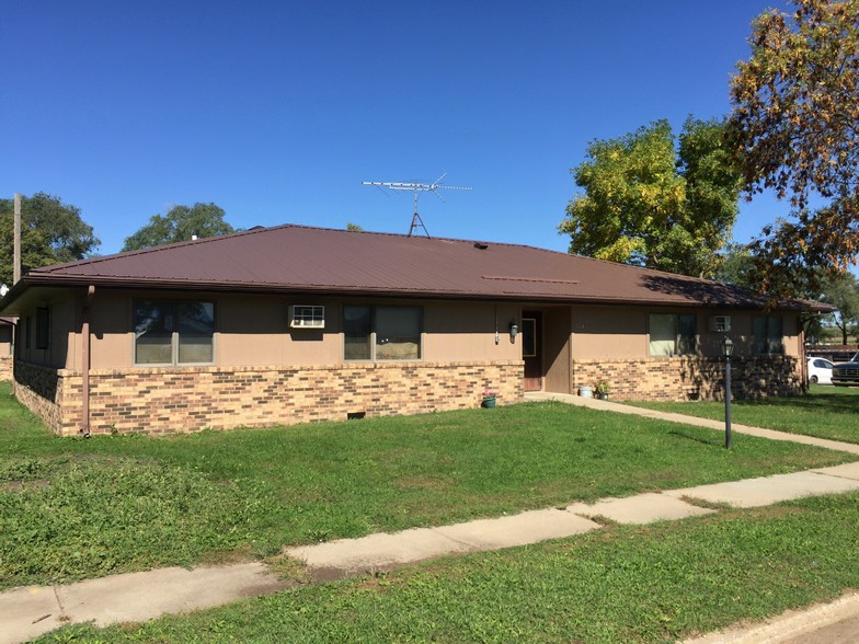 104 W Clark St, Montrose, SD for sale - Primary Photo - Image 1 of 1