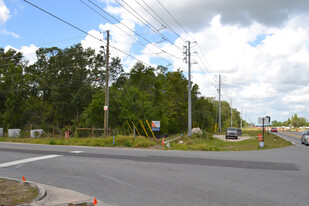 Pipkin and Yates Road Commercial Corner - Dépanneur