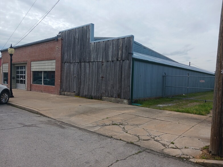 125 N Main St, Wagoner, OK for sale - Building Photo - Image 2 of 5