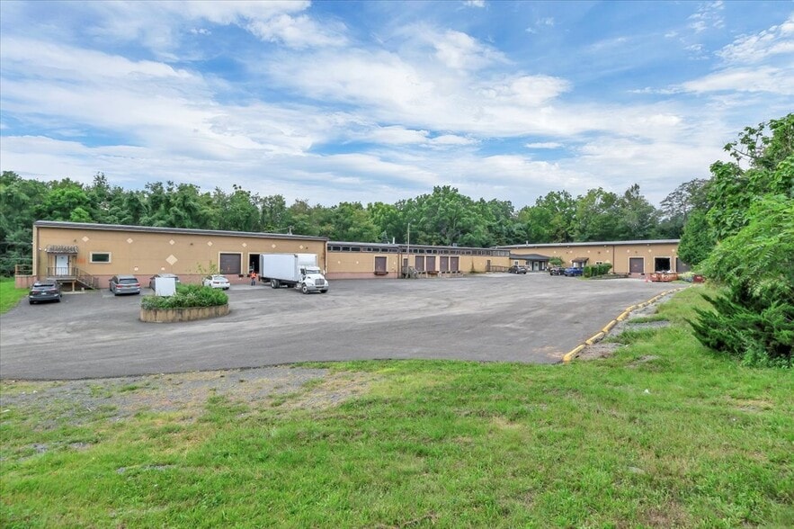 181 Boyd St, Montgomery, NY à vendre - Photo du bâtiment - Image 3 de 9