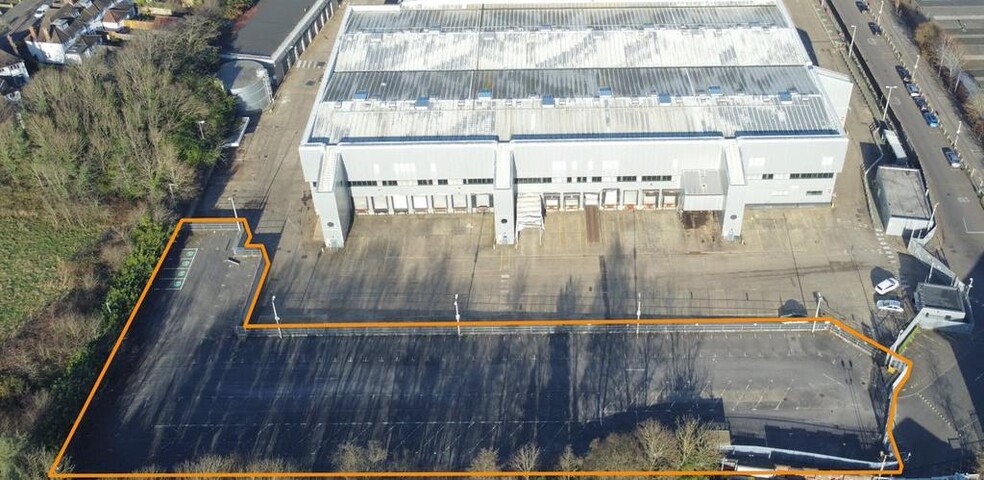 21 Kendal Av, London for lease - Building Photo - Image 3 of 3