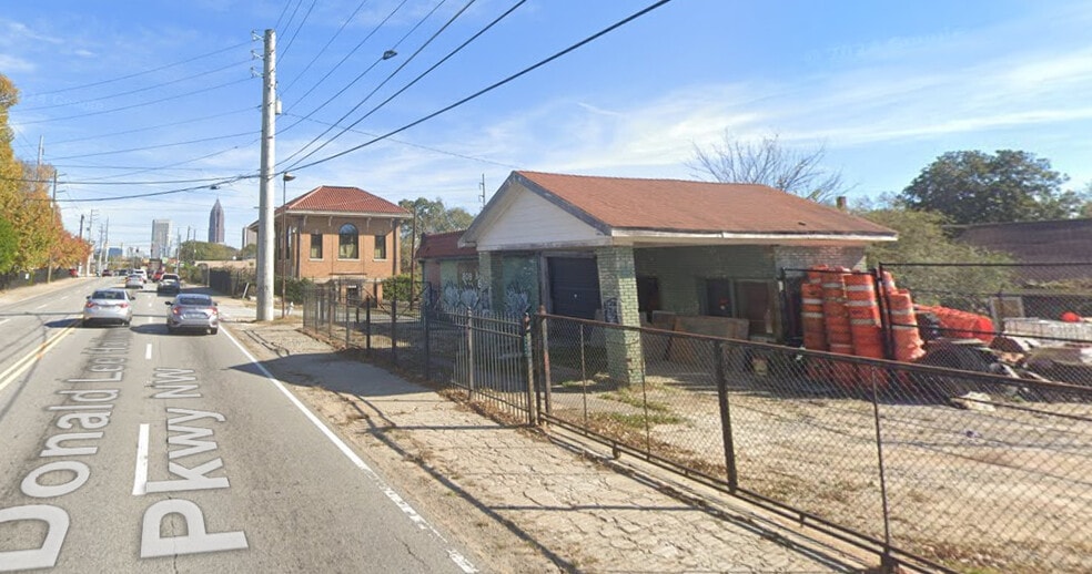 808 Donald Lee Hollowell Pky NW, Atlanta, GA for sale - Building Photo - Image 3 of 20