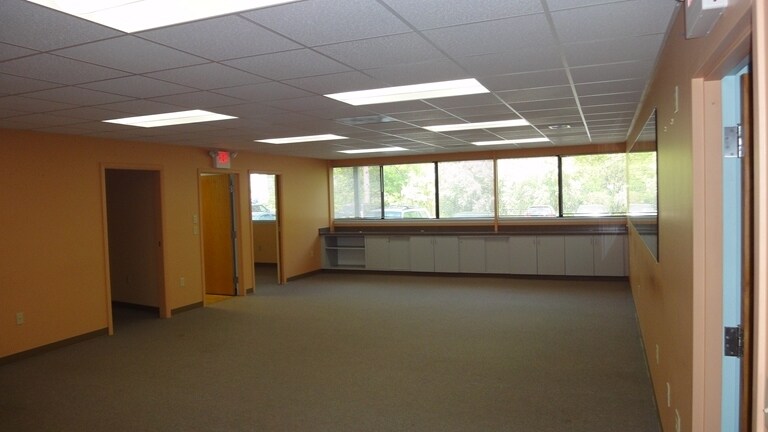 1 Northwestern Dr, Bloomfield, CT à vendre - Photo intérieure - Image 3 de 7