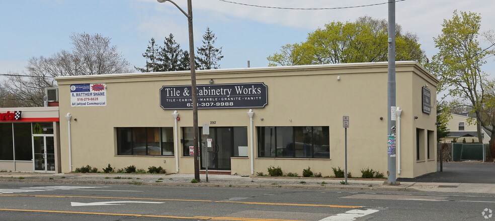 292-294 Medford Ave, Patchogue, NY à louer - Photo principale - Image 2 de 19