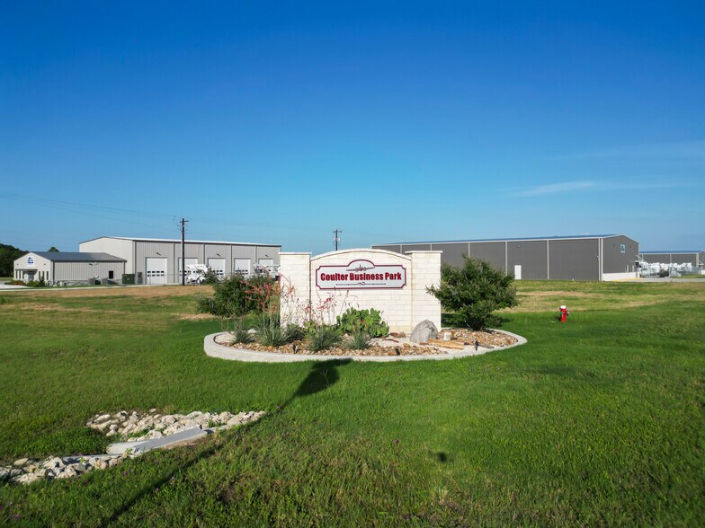 E SH-21, Bryan, TX à vendre - Photo du bâtiment - Image 2 de 7