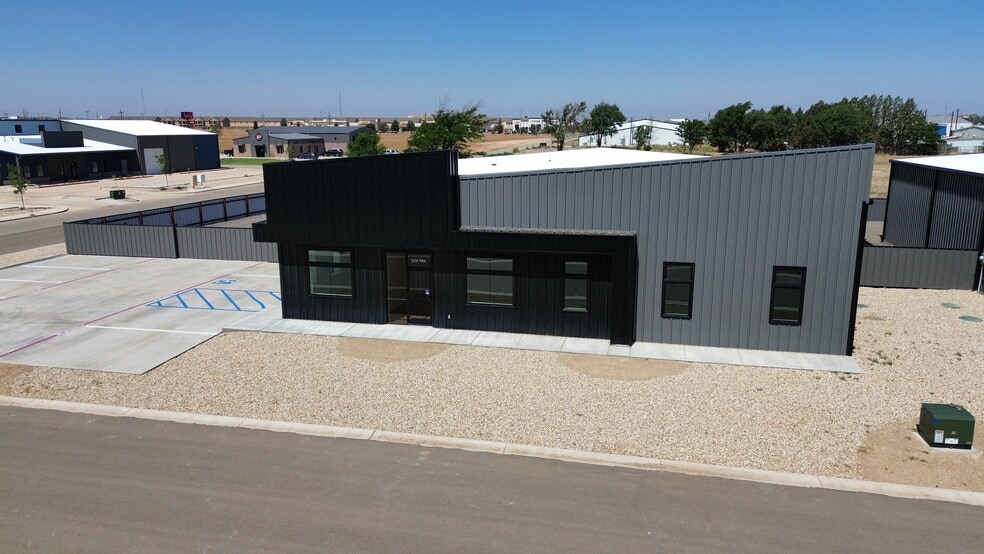 3204 118th St, Lubbock, TX for lease - Building Photo - Image 3 of 17