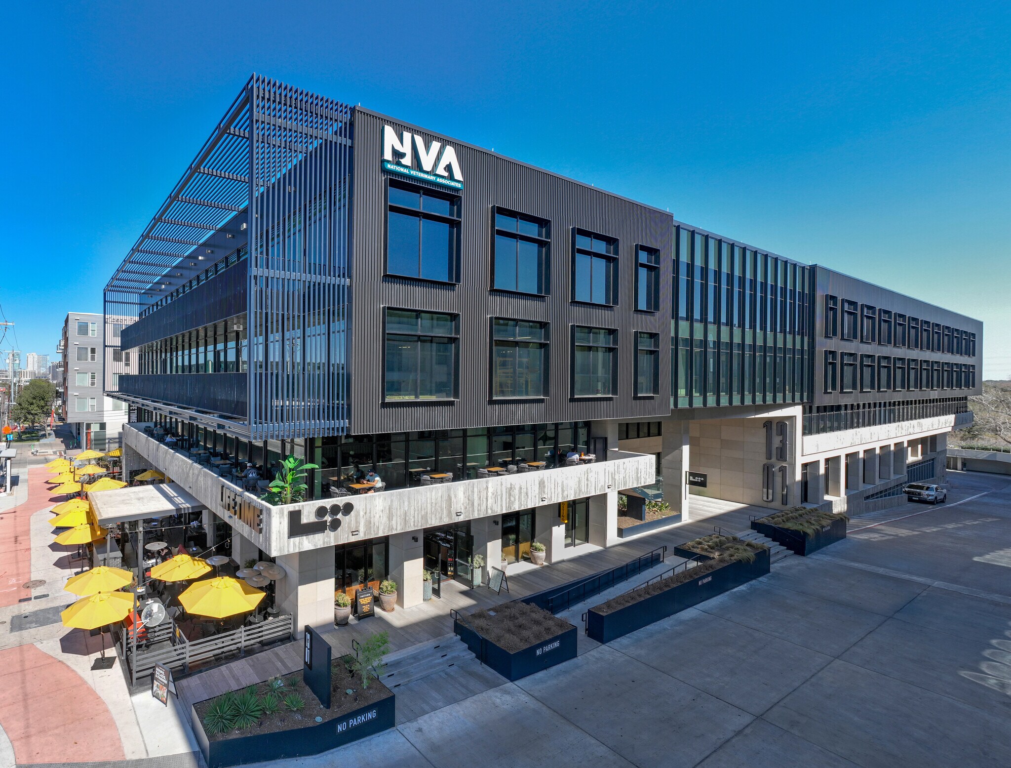 1301 S Lamar, Austin, TX à louer Photo principale- Image 1 de 14