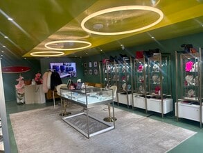 9400-9414 Brighton Way, Beverly Hills, CA for lease Interior Photo- Image 2 of 2