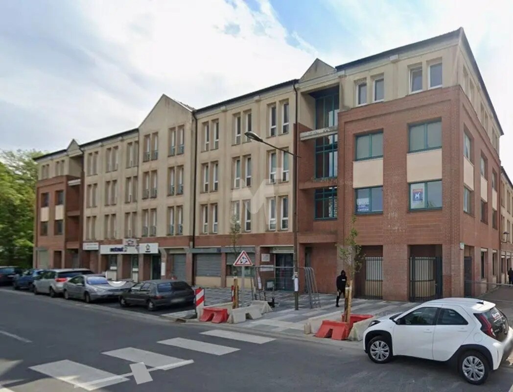 Office in Savigny-le-Temple for lease Building Photo- Image 1 of 11