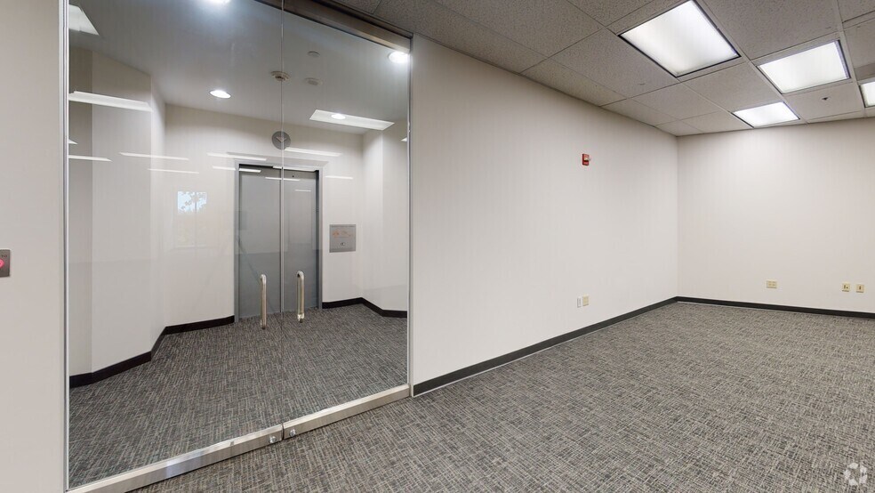 9001-9003 Airport Fwy, North Richland Hills, TX à louer - Numérisation 3D de Matterport - Image 3 de 12