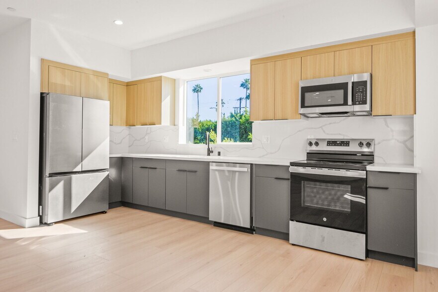 1707 S Burnside Ave, Los Angeles, CA à vendre - Photo intérieure - Image 3 de 11