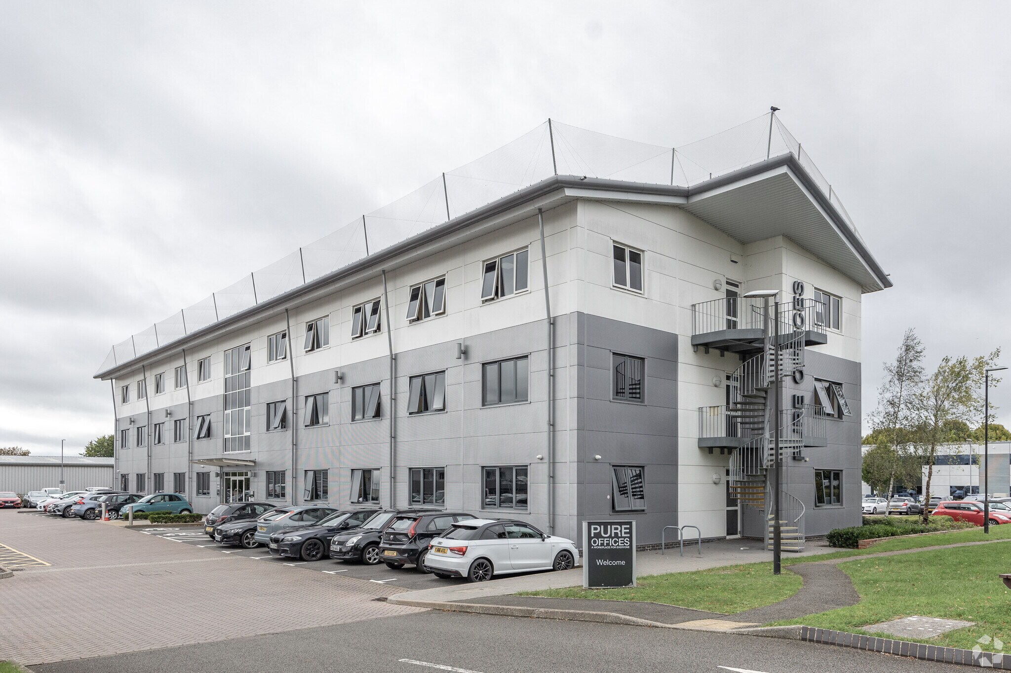 Kembrey Park, Swindon for lease Primary Photo- Image 1 of 14