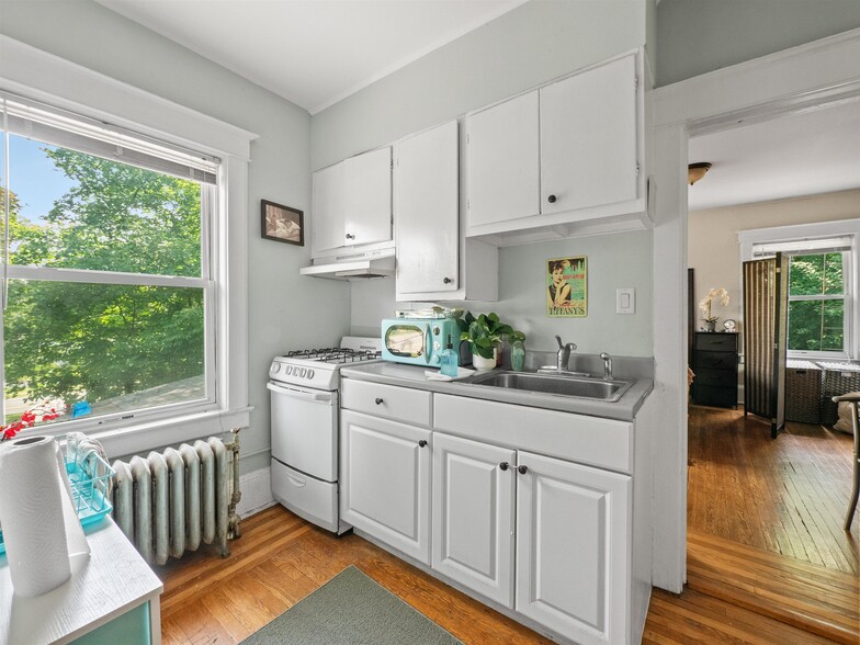 247 N Middletown Rd, Pearl River, NY à vendre - Photo du bâtiment - Image 2 de 34