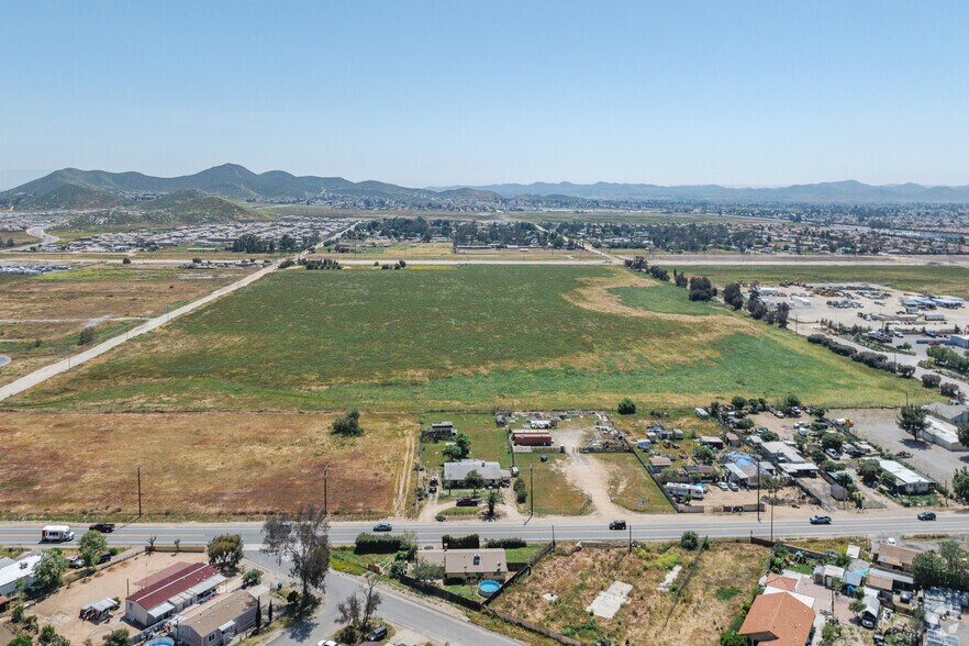 NEC of Ethanac Road and Sherman Road, Menifee, CA à louer - Photo du bâtiment - Image 3 de 8