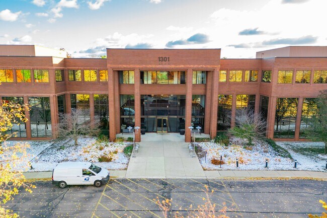 Plus de détails pour 1301 W Long Lake Rd, Troy, MI - Bureau à louer
