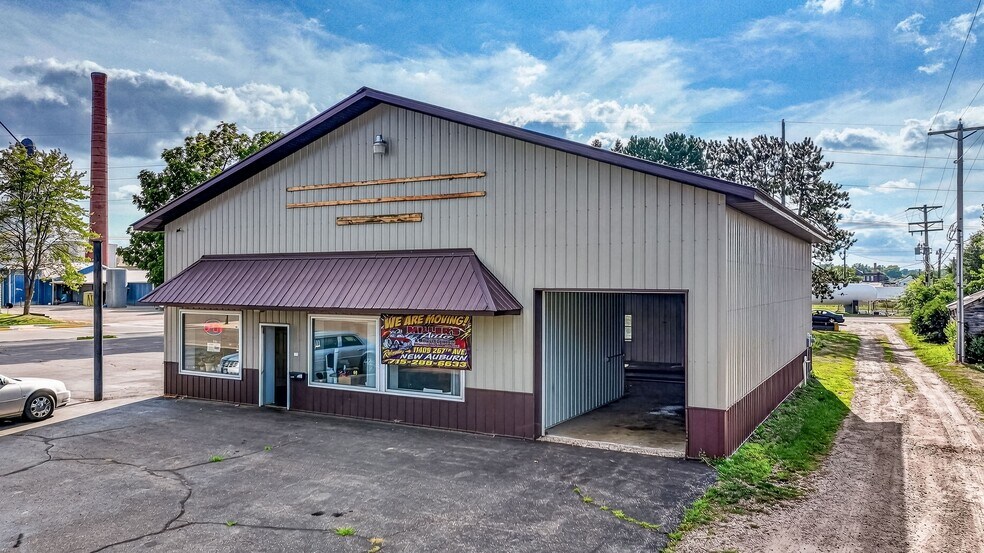 1417 Martin Rd, Bloomer, WI à vendre - Photo du bâtiment - Image 2 de 17