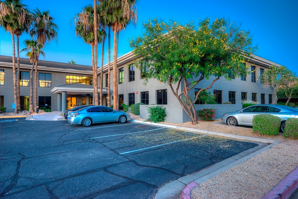 706 E Bell Rd, Phoenix, AZ for lease Building Photo- Image 1 of 10