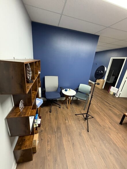 13610 Midway Rd, Farmers Branch, TX for lease - Interior Photo - Image 3 of 10